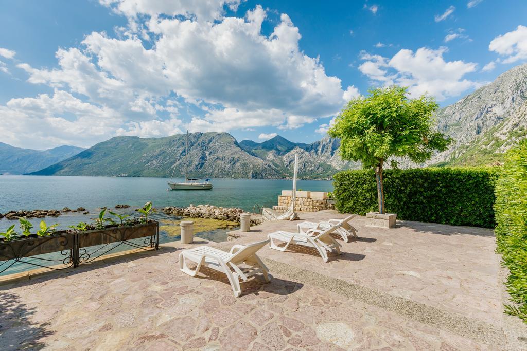 Villa Luxury Stone On The Sea With Private Pool And View Kotor Zewnętrze zdjęcie