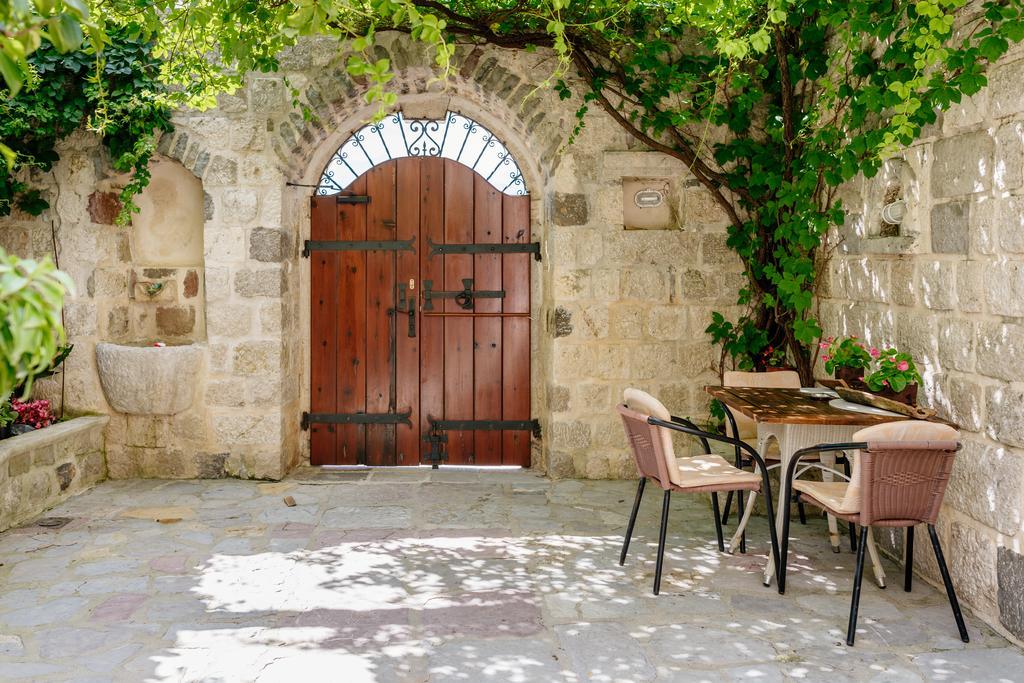 Villa Luxury Stone On The Sea With Private Pool And View Kotor Zewnętrze zdjęcie