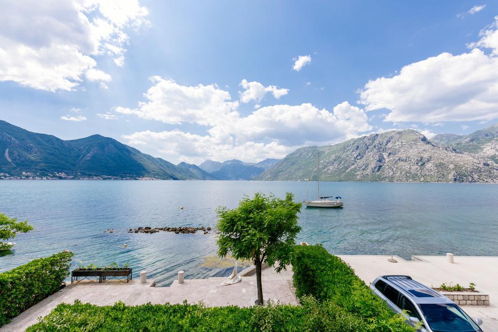 Villa Luxury Stone On The Sea With Private Pool And View Kotor Zewnętrze zdjęcie