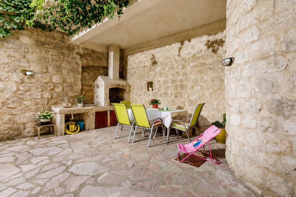 Villa Luxury Stone On The Sea With Private Pool And View Kotor Zewnętrze zdjęcie