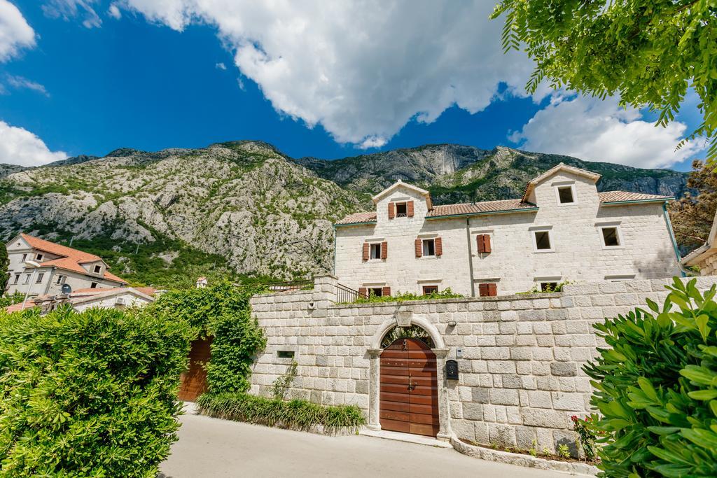 Villa Luxury Stone On The Sea With Private Pool And View Kotor Zewnętrze zdjęcie